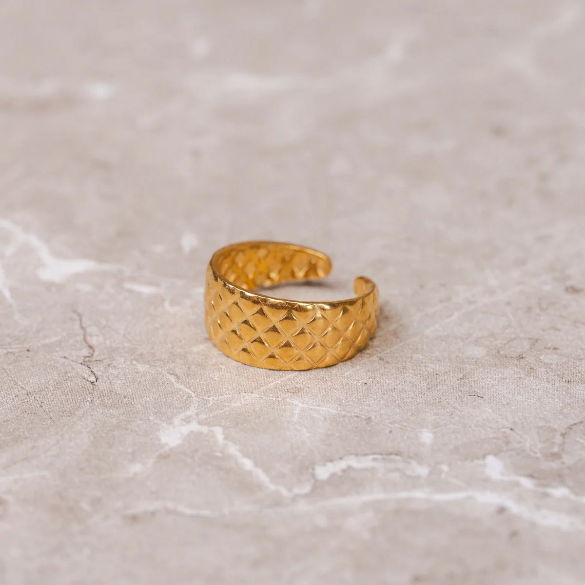Anel Trama Luxuosa Ajustável Banhado em Ouro 18K